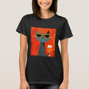 Katze trinkt Orange Getränk auf coole Weise T-Shirt