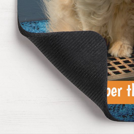Katze über Gras Mousepad (Ecke)