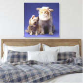 Katze und Hund mit Masken Leinwanddruck (Insitu (Schlafzimmer))