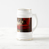 Katze und Kätzchen spielen mit Stuhl Bierglas (VorderseiteRechts)