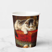 Katze und Kätzchen spielen mit Stuhl Pappbecher (Links)