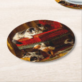 Katze und Kätzchen spielen mit Stuhl Runder Pappuntersetzer (Angewinkelt)