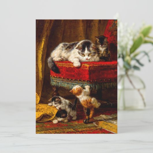 Katze und Kätzchen spielen mit Stuhl Save The Date (Stehend Vorderseite)