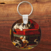 Katze und Kätzchen spielen mit Stuhl Schlüsselanhänger (Vorderseite)