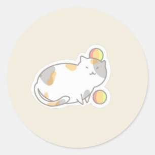 Katze und Kugeln Runder Aufkleber