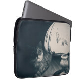 Katze- und Lampennoir-Style-Fotografie Laptopschutzhülle (Vorne Rechts)