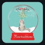 Katze unter dem Mistletoe-Schneeglobe Quadratischer Aufkleber<br><div class="desc">Diese Weihnachtsschneedecke hat eine Katze unter einem Haufen Misteloe. Sie können die Nachricht mit der Vorlage ändern, die ich angegeben habe. Wenn Ihnen gefällt, was Sie sehen, aber nicht sehen, was Sie gewollt haben, kann ich meine Designs bearbeiten, um sie auf den gewünschten Artikeln zu drucken. Bitte wenden Sie sich...</div>