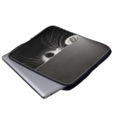 Katze versteckt sich im Schatten Laptopschutzhülle (Vorne Knopf)