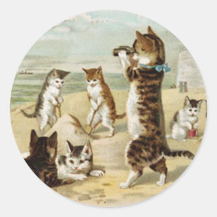 Katzen am Strand - Vintage Helena Maguire Runder Aufkleber