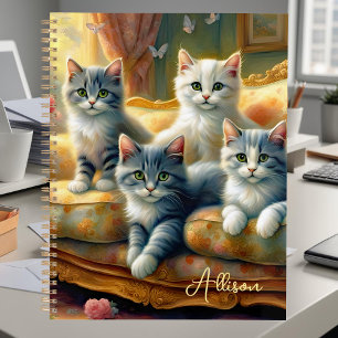 Katzen auf dem Sofa - niedliche Szene im Vintagen  Planer