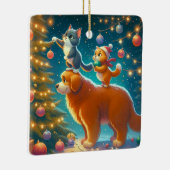 Katzen, die auf Hunde Stehend sind, um Weihnachtsb Keramikornament (Rechts)
