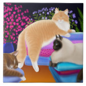 Katzen, die auf sauberer Wäscherei-Fliese Lounging Fliese (Vorderseite)