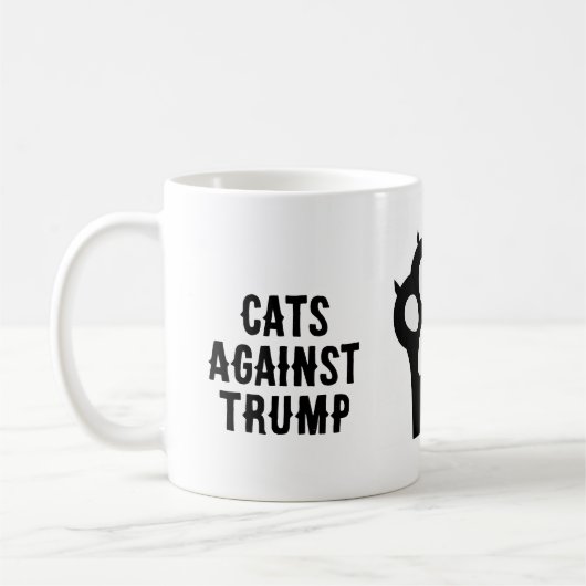 Katzen gegen Trump Politische Tasse (Links)