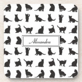 Katzen im Schwarzen Silhouette Muster mit Vorname Getränkeuntersetzer (Vorderseite)