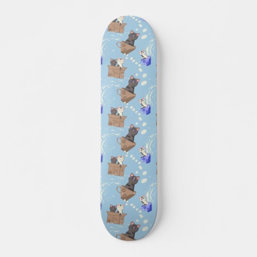Katzen in Kiste und Milchfallen auf blau Skateboard (Vorne)