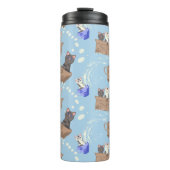 Katzen in Kiste und Milchfallen auf blau Thermosbecher (Vorderseite)