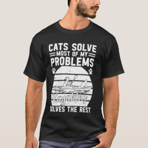 Katzen lösen die meisten meiner Probleme Kayaking T-Shirt