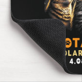 Katzen mit solarem Eclipse Gles 4.08.2024 Mousepad (Ecke)