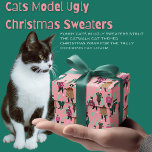 Katzen Modell Ugly Christmas Sweaters Pink Geschenkpapier<br><div class="desc">Wenn man seine Geschenke in "Ugly Christmas Sweater Cats" einpackt, präsentiert man nicht nur Geschenke, sondern teilt sich auch ein Geschenk, ein Grinsen und eine wärmende Erinnerung. Es ist der perfekte Weg, um Ihren Feierlichkeiten mehr Charme und Stille zu verleihen. Ich versuchte, die schrecklich niedlichsten hässlichen Urlaubspullover zu kreieren, die...</div>