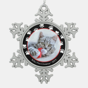 Katzen Schwarz und Rot Pawprints Erste Weihnachten Schneeflocken Zinn-Ornament