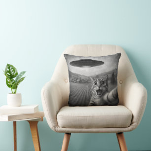Katzen-Selfie mit Alien-UFO Lustige Katzen-Geschen Kissen