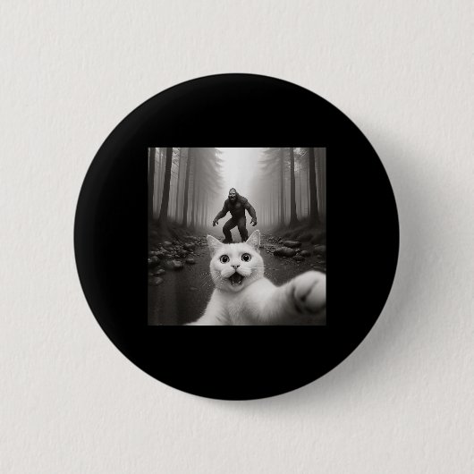 Katzen-Selfie mit Bigfoot Lustige Katzen-Geschenke Button (Vorderseite)