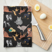 Katzen und Hunde Muster Design auf Schwarz Geschirrtuch (Viertel Falte)