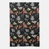 Katzen und Hunde Muster Design auf Schwarz Geschirrtuch (Vertikal)