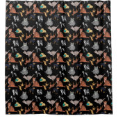 Katzen und Hunde Musterdesign auf Schwarz  Duschvorhang (Vorderseite)