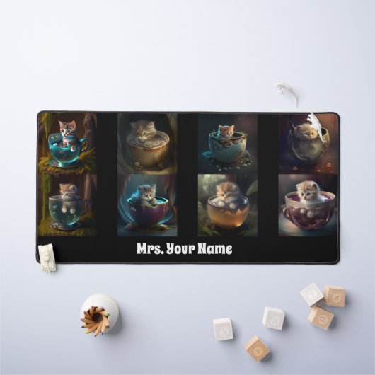 Katzen und Kätzchen in einem Teacup, Schreibtischunterlage (Kindertisch)