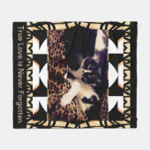KATZEN und LIEBE auf Schwarzem/Brown/Weiß Fleecedecke (Vorderseite (Horizontal))