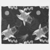 Katzenastronaut in Schwarz und Weiß. Fleecedecke (Vorderseite (Horizontal))