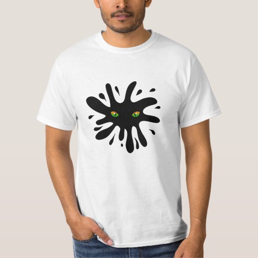 Katzenaugen mit Blick auf einen schwarzen Block T-Shirt (Vorderseite)