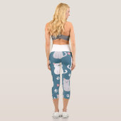 Katzenhintergrund Niedliches Muster Capri Leggings (Rückseite)