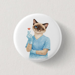 Katzenkrankenschwester mit Mini-Herz, das Liebe se Button