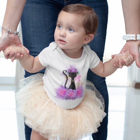 Katzenkrone aus schwarzer Katzenjacke in rosa Rose Baby Strampler