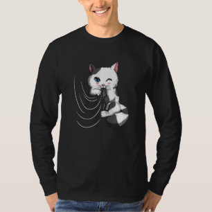 Katzenkuscheln mit Federplissen mit Vorhang T-Shirt