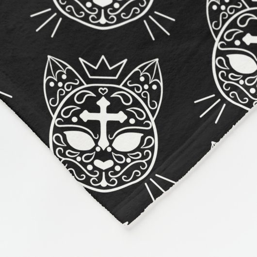 Katzenmuster aus Zuckerschädel im coolen Gothstil Fleecedecke (Ecke)
