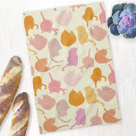 Katzenmuster Rosa Orangencreme Geschirrtuch<br><div class="desc">Modernes Katzendesign in Rosa und Orange auf einem cremefarbenen Hintergrund für Tierfreunde. Originelle Kunst von Nic Squirrell.</div>