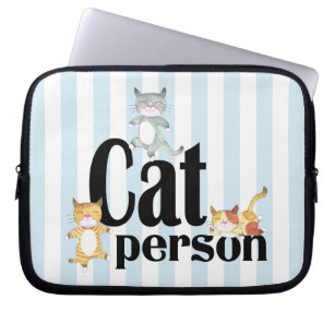 Katzenperson Whimsisches Kätzchen auf Streifen Laptopschutzhülle
