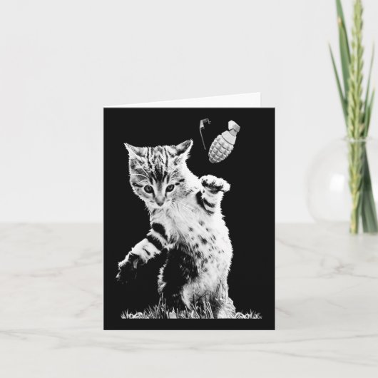 Katzensprung Grenade Funny Kitty Cat Grenade Szene Karte (Vorderseite)