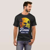 Kauai Hawaii 2023 Hawaiian Sunset Beach Retro T-Shirt (Vorne ganz)