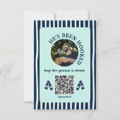 Kaufen Sie die Groom A Drink Foto Qr Code Bachelor Karte (Vorderseite)