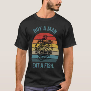 Kaufen Sie einen Mann, der einen Fisch isst T-Shirt