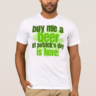 Kaufen Sie mich, den eines Bier-St Patrick Tag T-Shirt