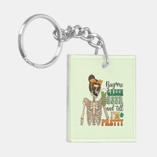 Kaufen Sie mir grünes Bier | St. Patrick's Day Schlüsselanhänger (Vorderseite links)