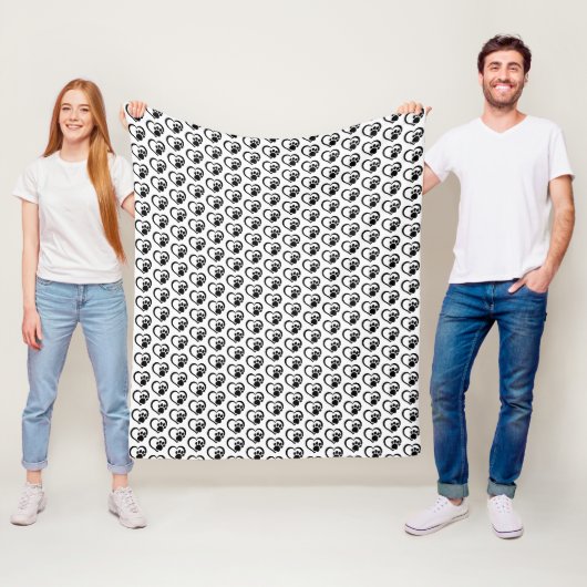 Kaum Herzen und Paw Prints Fleece Blanket (Beispiel)