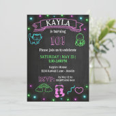 Kawaii Birthday Chalkboard Neon Party Einladung (Stehend Vorderseite)