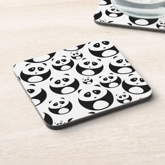 Kawaii Black and White Panda Muster Getränkeuntersetzer (Linke Seite)
