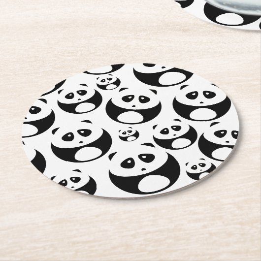 Kawaii Black and White Panda Muster Runder Pappuntersetzer (Angewinkelt)